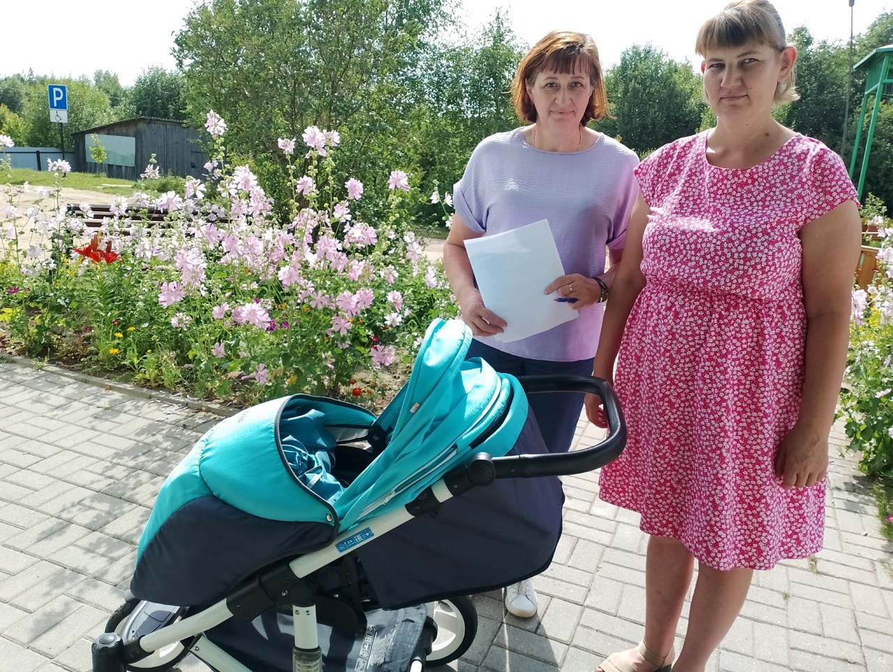 В Комплексном центре социального обслуживания населения продолжает свою работу пункт проката предметов первой необходимости для новорождённых детей до 3-х лет.