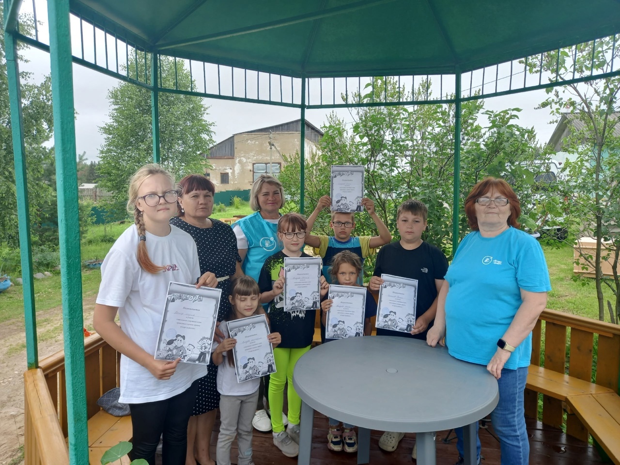 «Серебряные» волонтеры отряда «Луч надежды» провели для детей, посещающих Площадку детства, ИГРОТЕКУ по настольным спортивным играм.