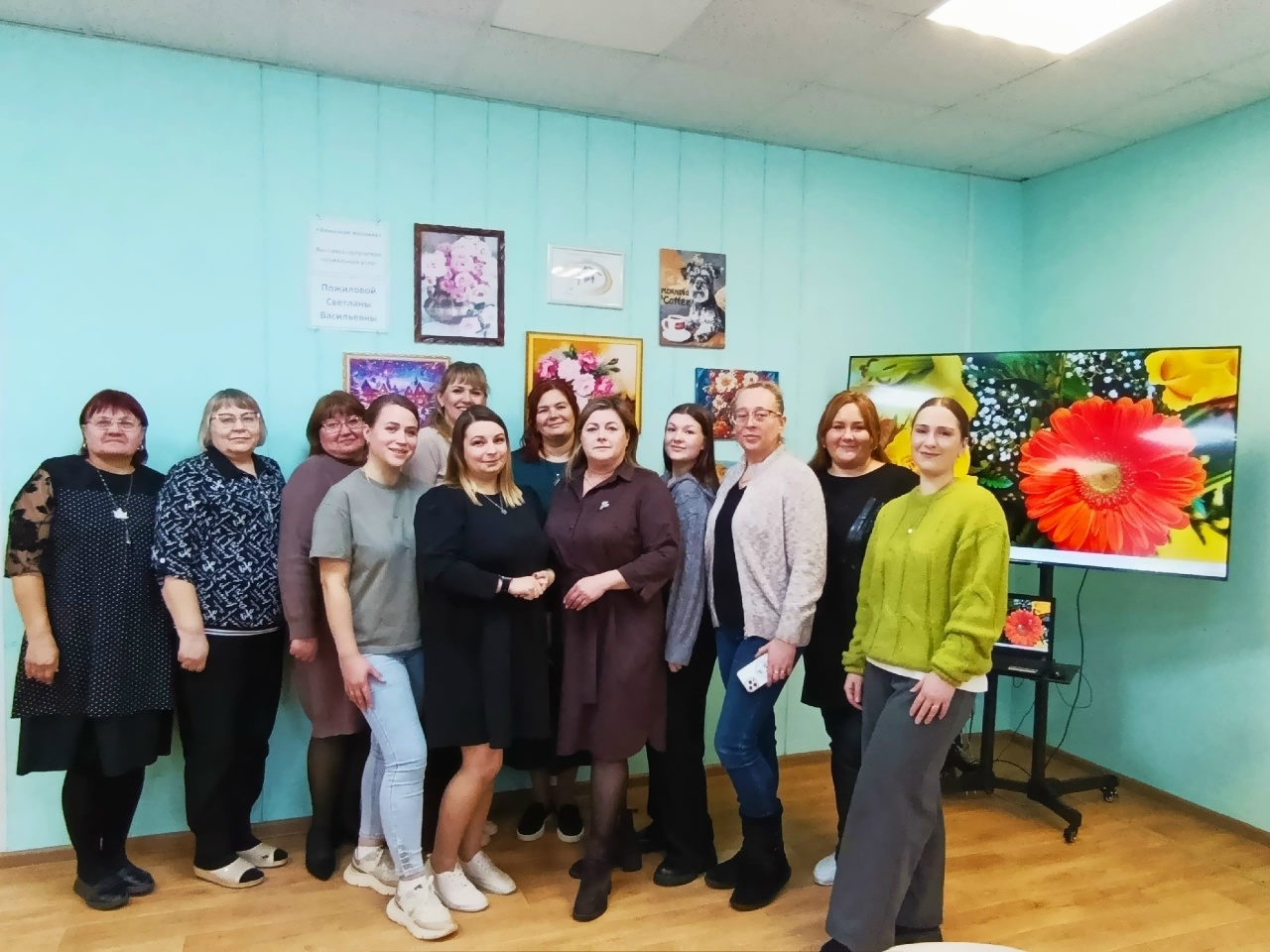 26 февраля в Комплексном центре было многолюдно. Состоялась встреча, в рамках мобильной бригады, специалистов Бабушкинского округа с специалистами Детской деревни SOS Вологда, для того, чтоб поделиться опытом и представить свои технологии работы.