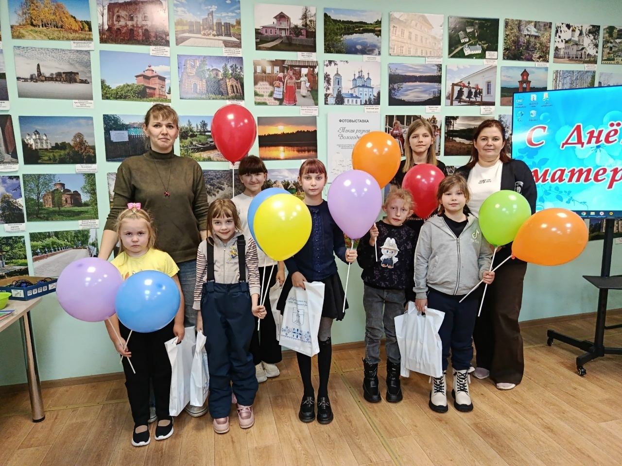  День Матери: Тепло и Уют Семейного Праздника