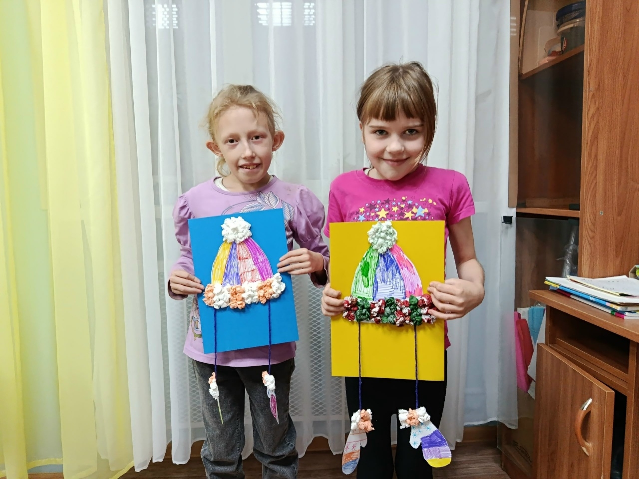 Шапка с рукавичками — тепло и уют зимой.