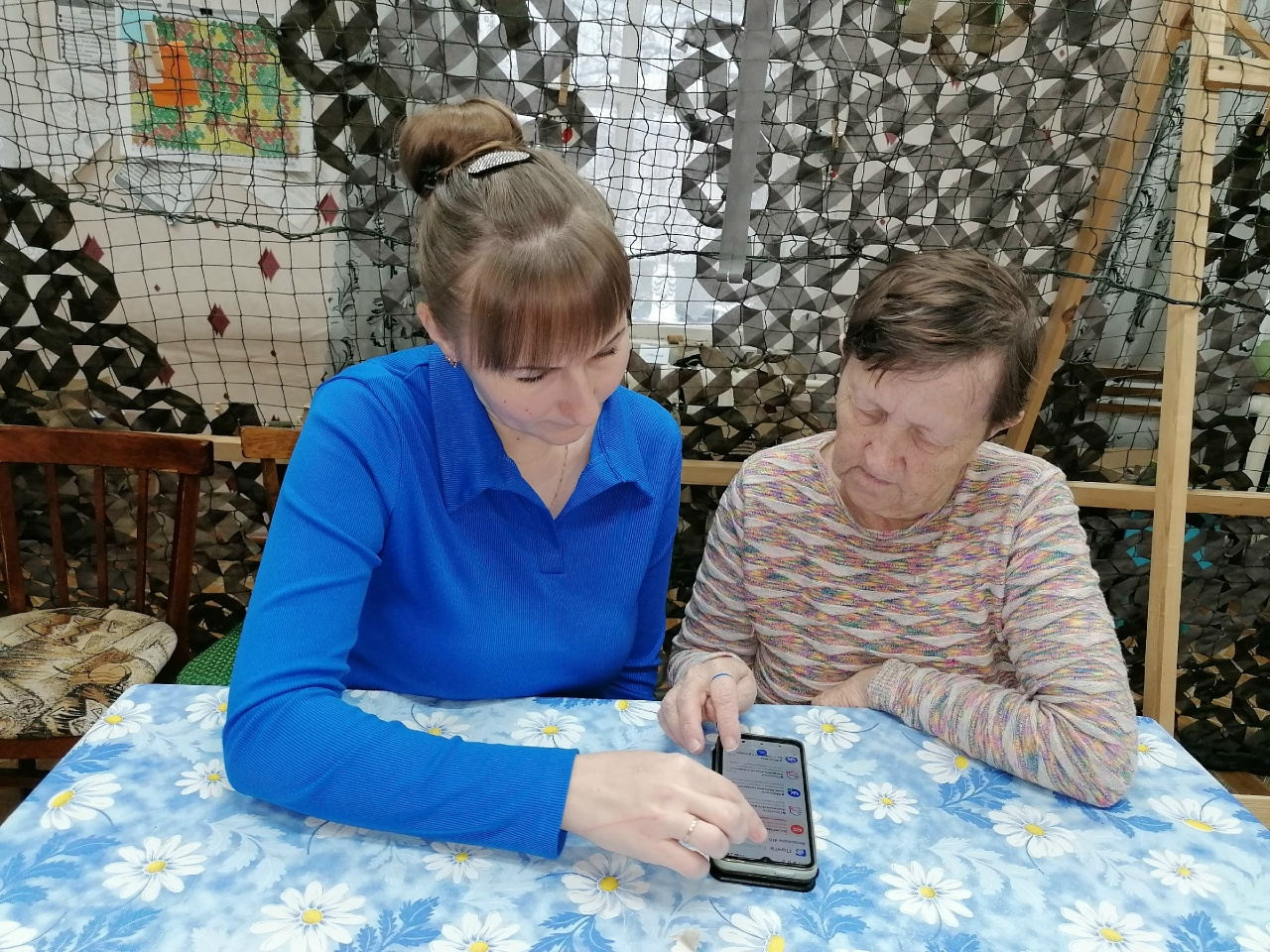 В комплексном центре продолжается реализация проекта «Служба цифровых кураторов в социальной сфере».