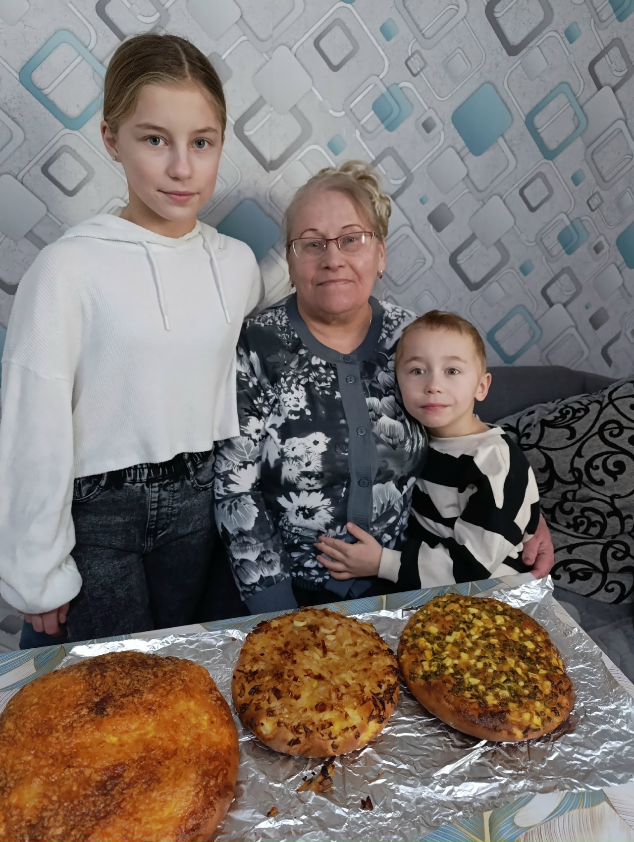 Благотворительная акция продолжается: ветераны дарят детям любовь и тепло.