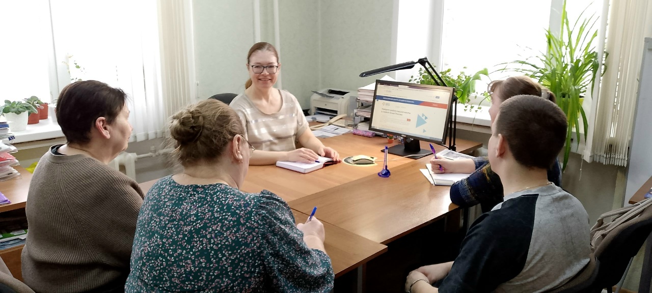 В комплексном центре продолжается реализация проекта "Служба цифровых кураторов". 