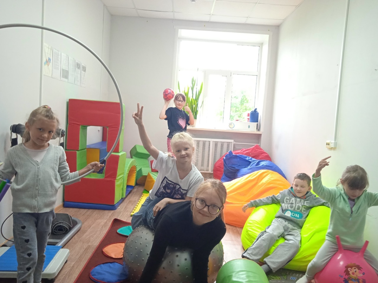 Площадка детства это место где дети играют, веселятся, развиваются... и многое другое