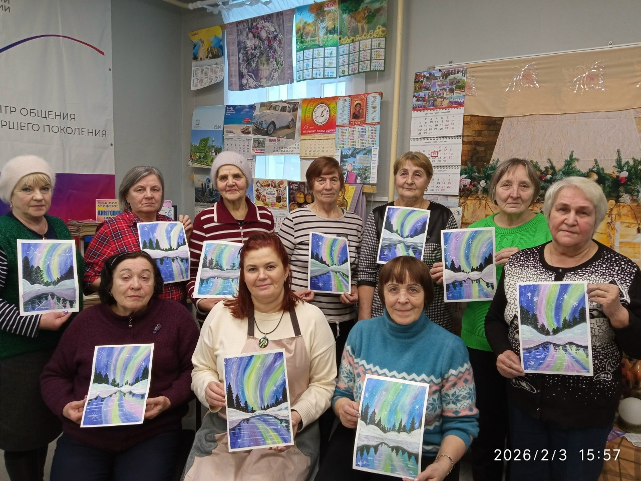 Участники кружка «Волшебная кисточка» центра активного долголетия "Забота" продолжают творить красоту зимнего пейзажа