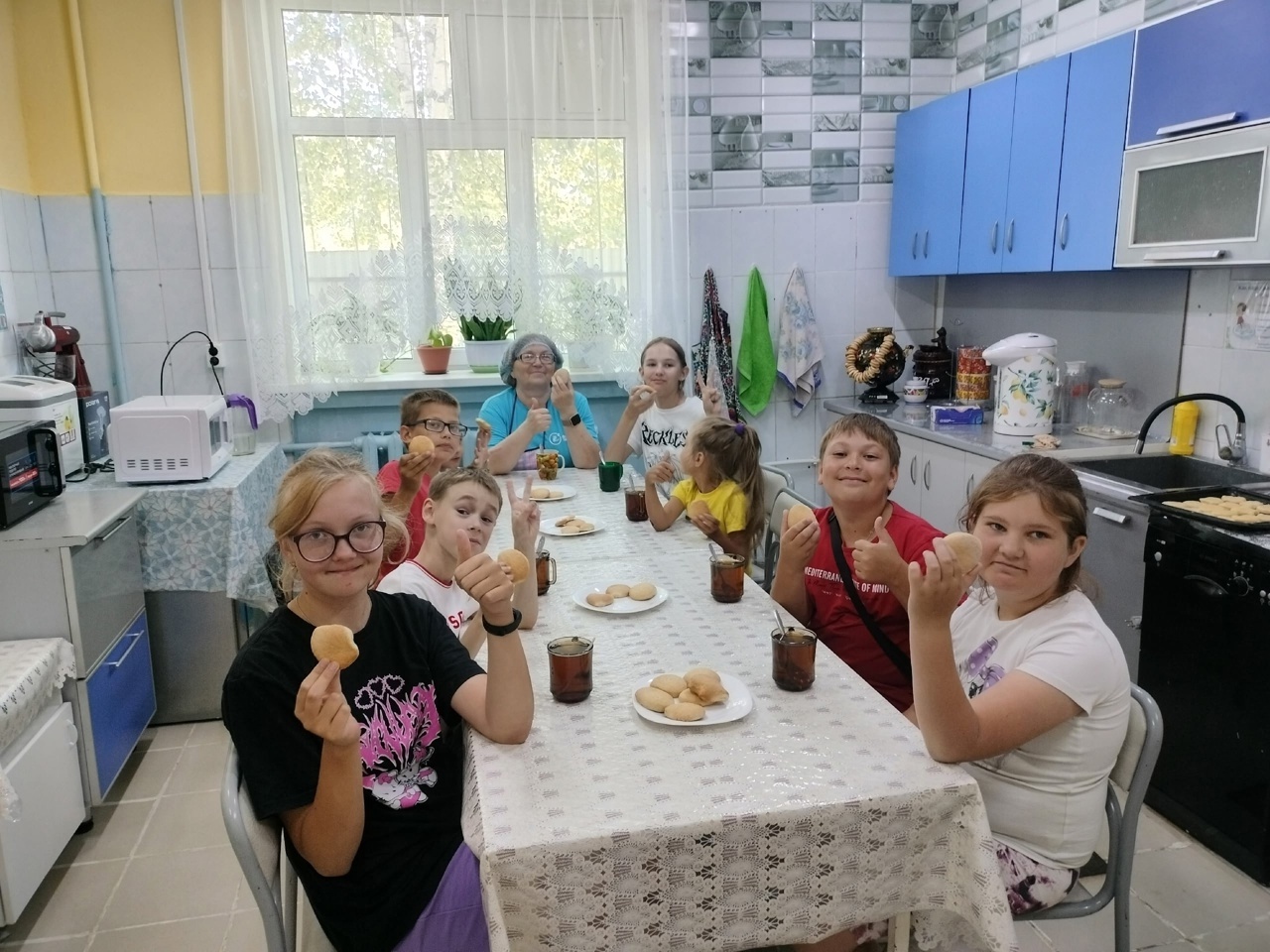 Сегодня Площадке детства весело, увлекательно, а еще и очень, очень вкусно!